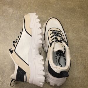 Dream Pairs Cream and Black Footwear, Size 6.5, Never Worn.